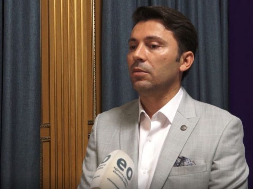 Adnan Rrustemi, presidencës: Mbi çfarë baze kushtetuese e ligjore e refuzuat Konjufcën në takim?