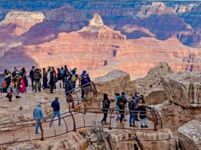 Gjendet trupi i pajetë i studentit që ra nga 122 metra lartësi në parkun Grand Canyon të SHBA-së