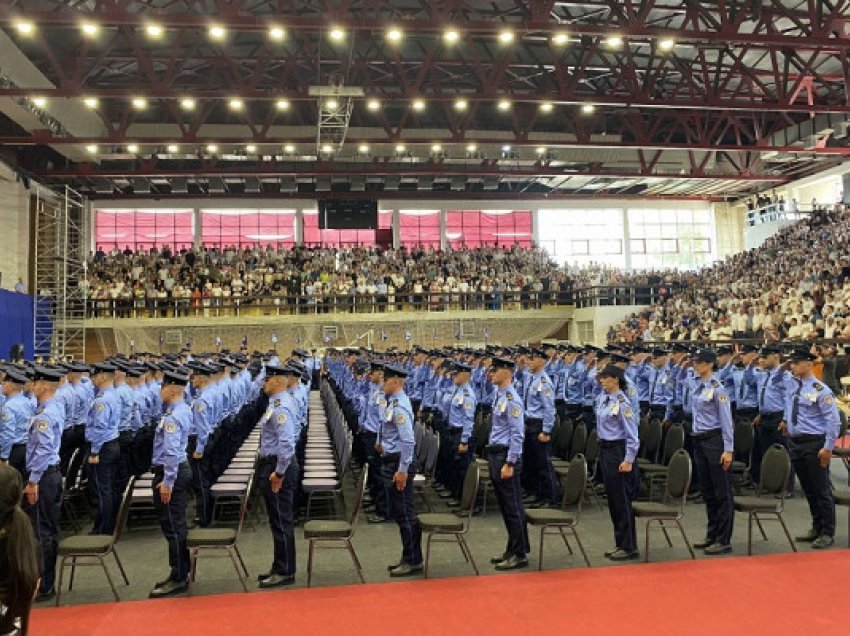 ​Diplomon gjenerata e 60-të e Policisë së Kosovës, Kurti: Policia po shtohet dhe forcohet