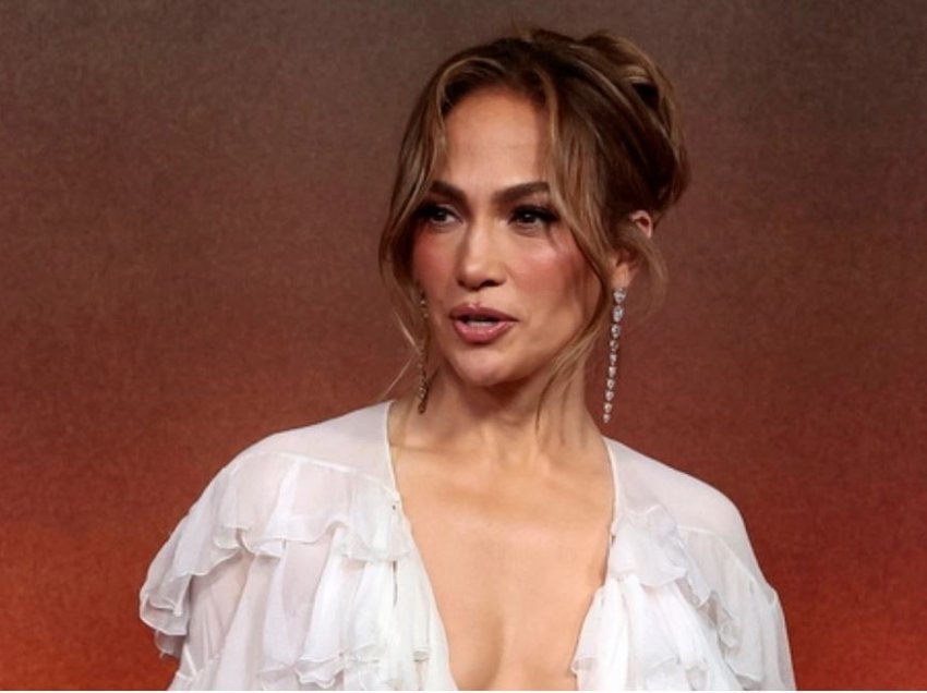 Jennifer Lopez vë unazën e fejesës pas lajmit për ndarje me Ben Affleck/ Çfarë po ndodh me çiftin