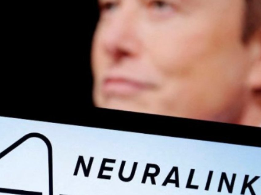 Musk njofton se Neuralink ka kryer implantin e dytë të çipit te një njeri