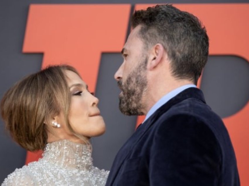 Arsyeja se përse nuk po ndodh akoma divorci i Ben Affleck dhe Jennifer Lopez