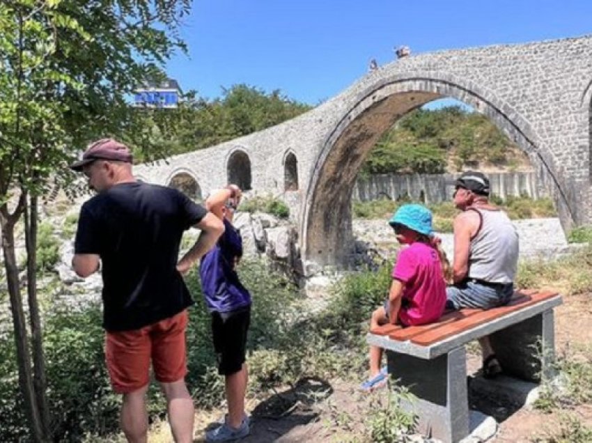 ​Ura e Mesit, gur i çmuar i historisë dhe arkitekturës së shek. XVlll