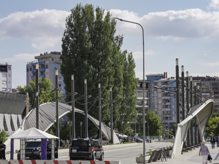 Kundërshtimet për hapjen e urës/ Publicisti: Kush e kishte menduar këtë, që KFOR dhe EULEX të...