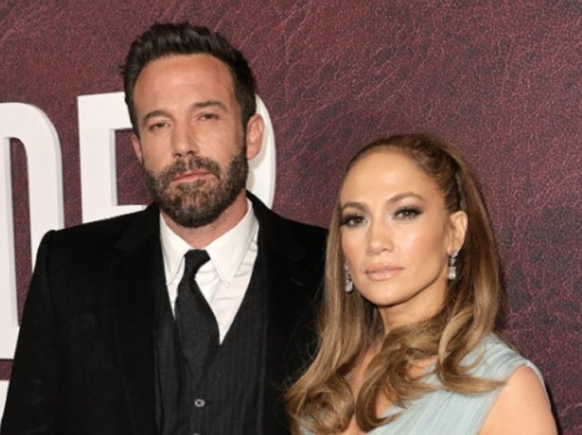 Pas ndarjes nga Jennifer Lopez, çfarë është duke bërë Affleck në anën tjetër?