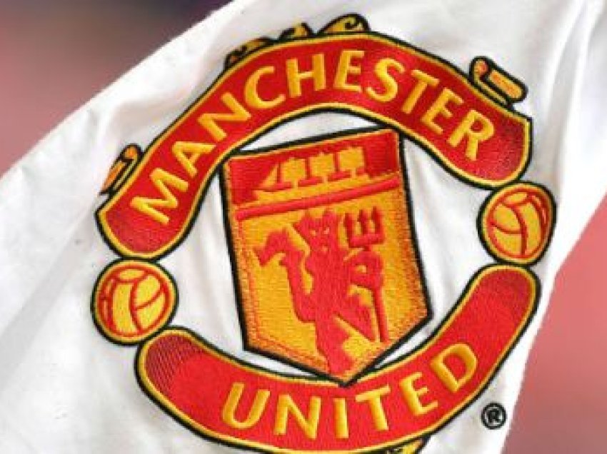 Manchester United përforcon mbrojtjen