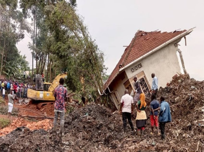 ​8 të vdekur nga rrëshqitjet e dheut në Uganda