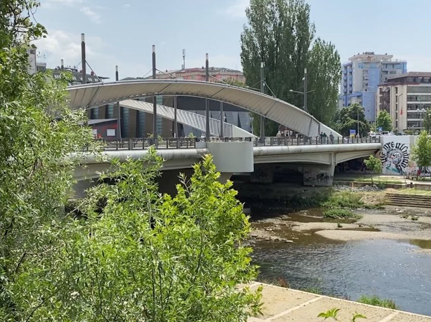 “Absurditet dhe sjellje totalisht e palogjikshme e BE dhe KFOR-it sa i përket hapjes së urës”