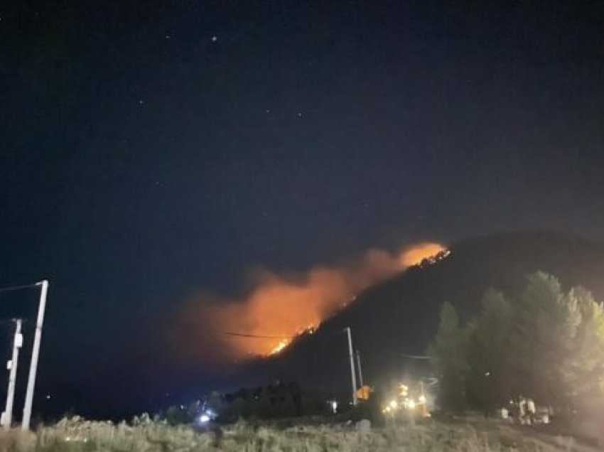 Bjeshkët e Prevallës kaplohen nga zjarri, Policia u vihet në ndihmë zjarrfikësve dhe vullnetarëve për ta shuar