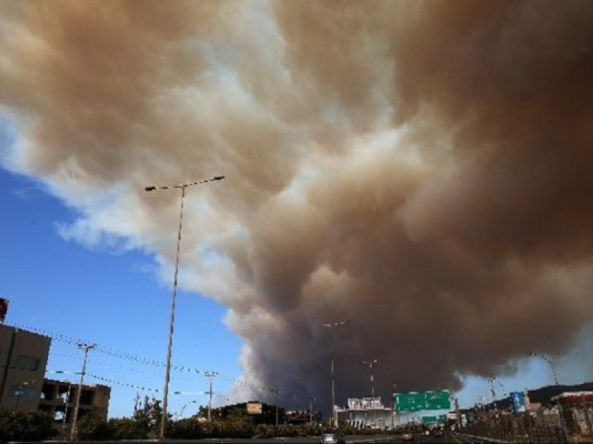 ​40 zjarre në Greqi