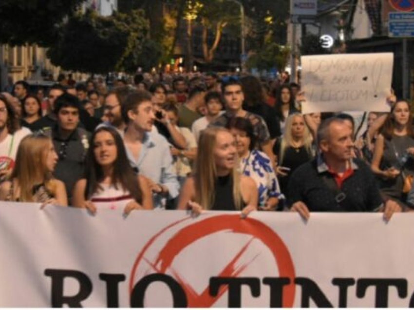 Protesta në Beograd, Vuçiq ngre alarmin për grusht shteti, opozita serbe: Mos nxit luftë civile