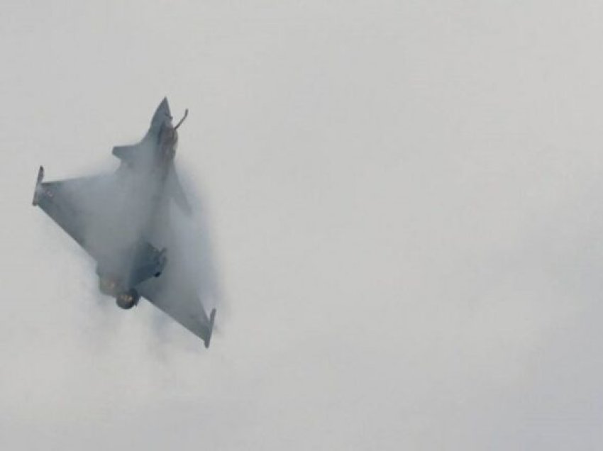 Dy Rafale janë përplasur mbi Francë, pilotët të humbur