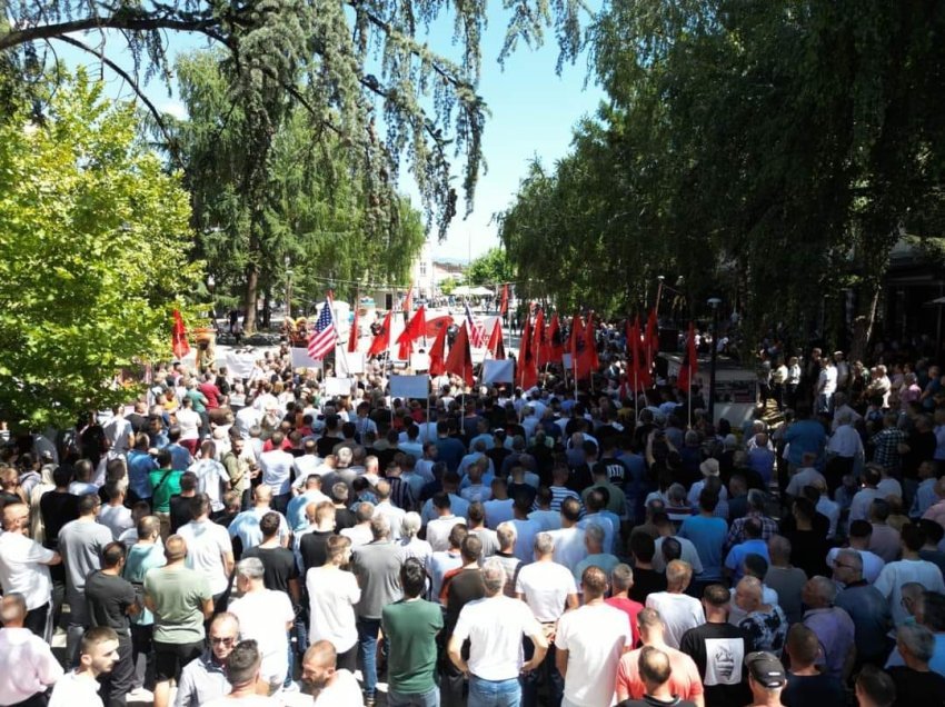 “Serbia mund të hakmerret...”/ Analisti flet për protestën e shqiptarëve në Kosovën Lindore – kritikon këto dy vende