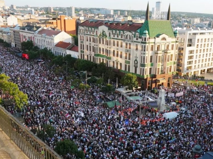 SHBA-ja mohon se ka nxitur protestat në Serbi