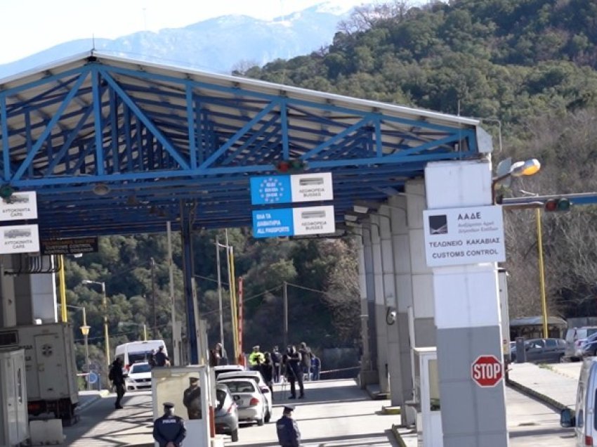 Tentoi të largohej nga Shqipëria, kapet 56-vjeçari i dënuar me burg