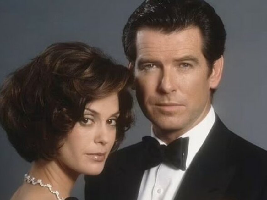 Teri Hatcher tregon pse nuk i pëlqente të qenit një vajzë Bond përballë Pierce Brosnan