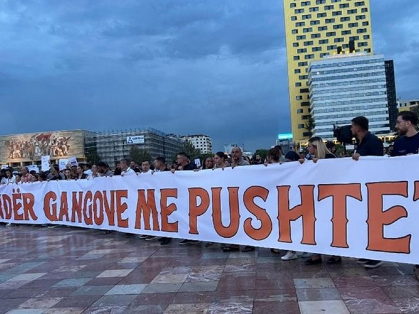 “Vëllai im u vra nga 4 banditë”, marshim-protesta në Tiranë për Egli Progën