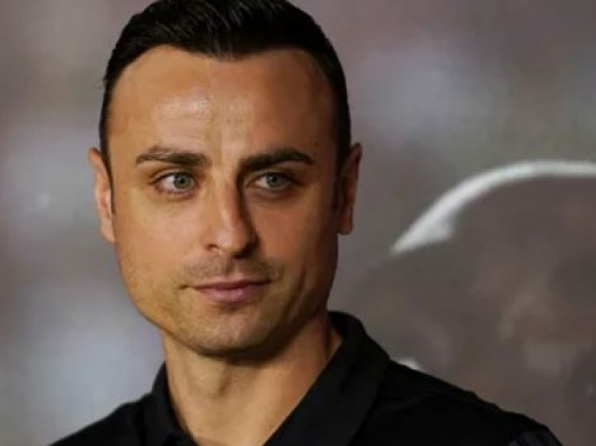 Berbatov për yllin e United: Duhet të tregojë se kush është