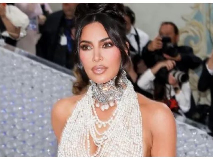 Kim Kardashian akuzohet se ka kopjuar stilin e partneres së re të Kanye West