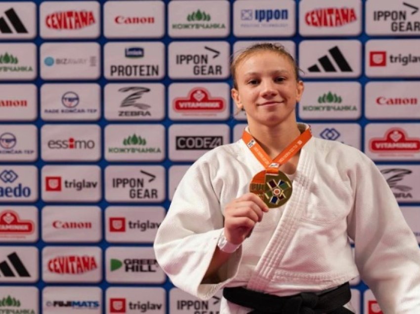 Erisa Brahimaj i dhuron një medalje të artë Shqipërisë!