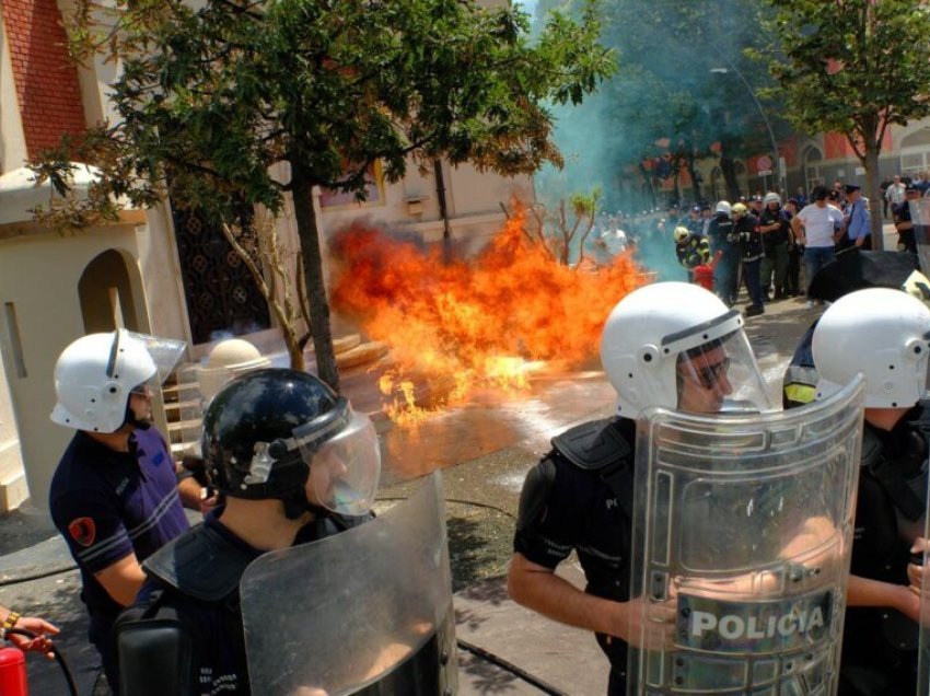 Protesta para Bashkisë, policia njofton bllokimin e disa rrugëve, ja thirrja që ka për qytetarët