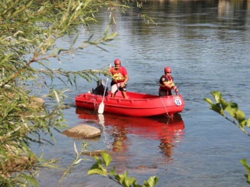 Gjendet trupi i një emigranti tjetër pas fundosjes së anijes në lumin Drina