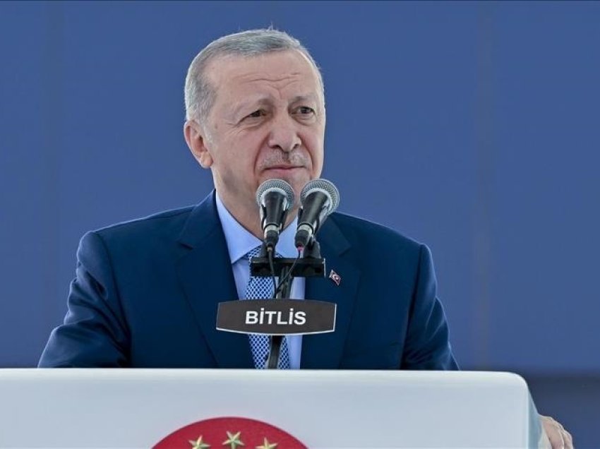 Presidenti, Erdogan: Hija e errët e terrorizmit është zbehur në provincat lindore dhe juglindore të Turqisë