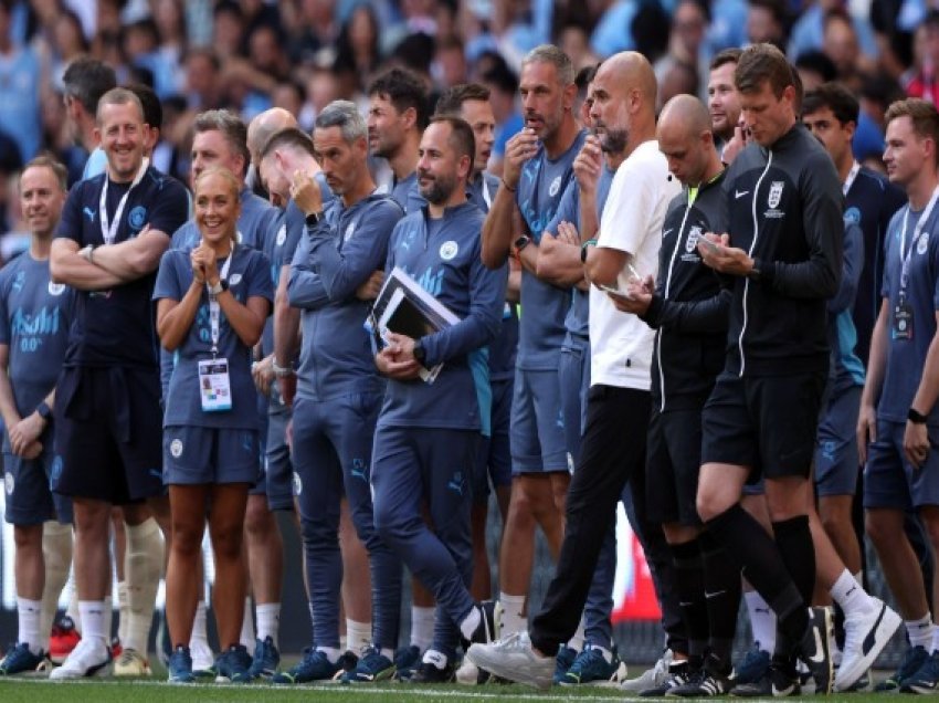 Guardiola, premio për stafin e tij