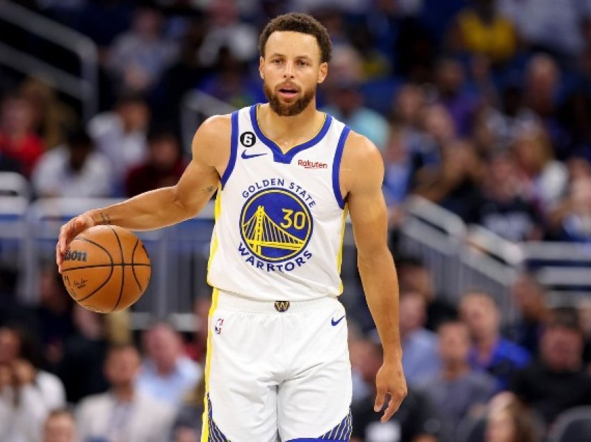 Curry zgjat kontratën me Golden State