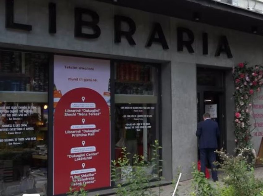 S’ka pritje të gjata nëpër librari - Prindërit vazhdojnë me blerjen e teksteve shkollore