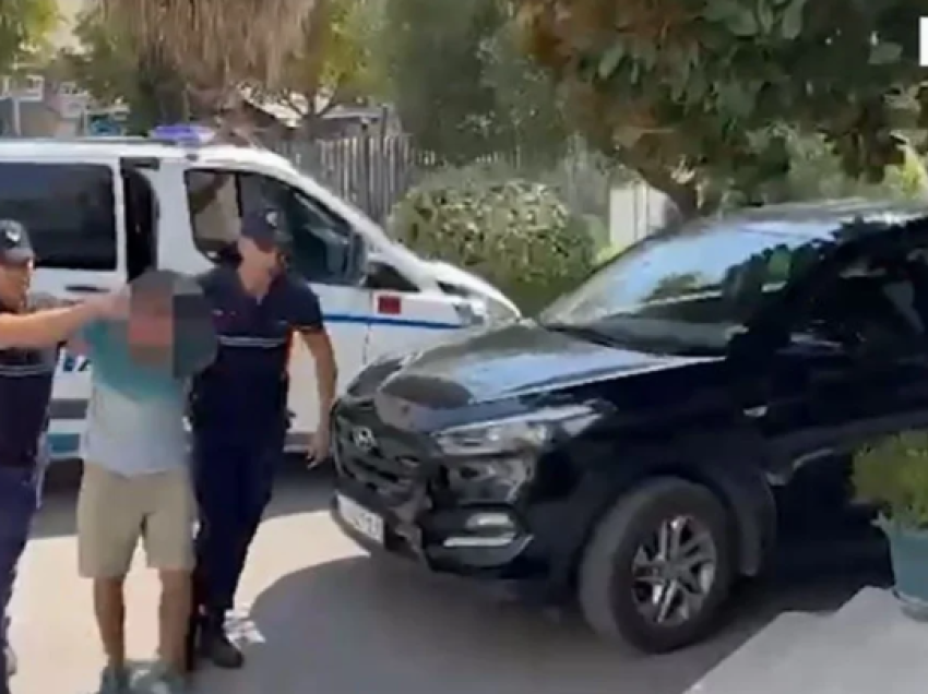 Morën peng dhe kërcënuan një 44-vjeçar në Durrës, policia arreston dy vëllezërit, zbardhet motivi