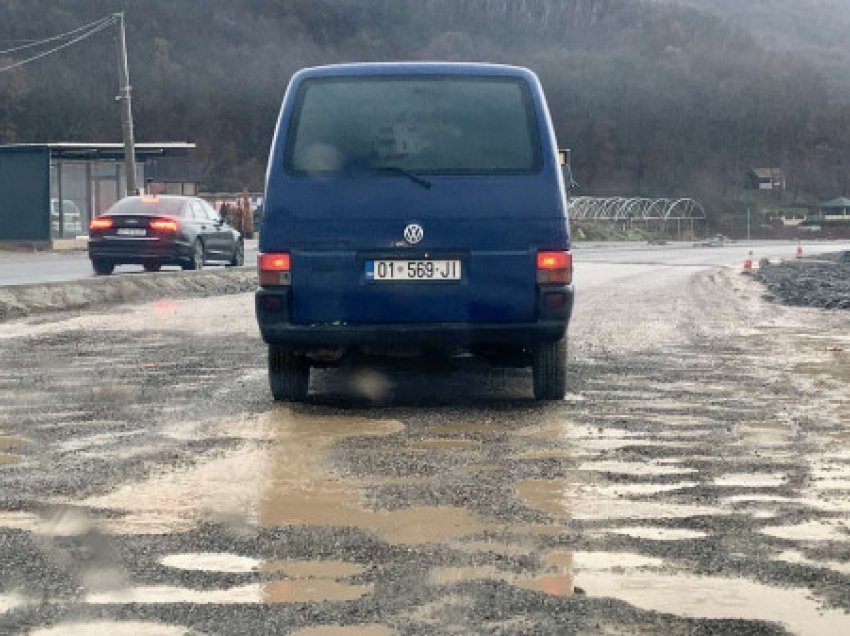 ​Vështirësohet qarkullimi në rrugën Podujevë-Prishtinë