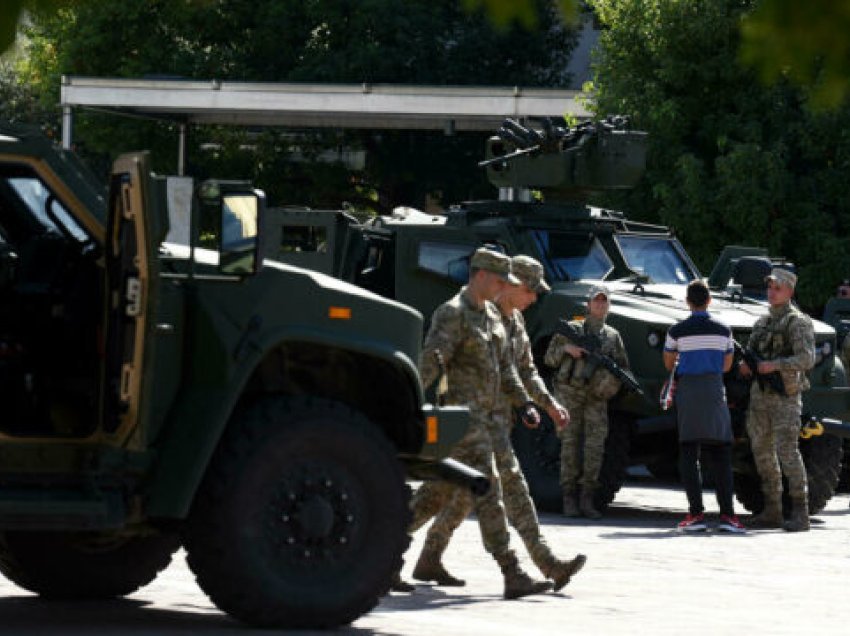 Dy ushtarët e Malit të Zi që u arrestuan në Kosovë do të suspendohen e do të niset procedura disiplinore 