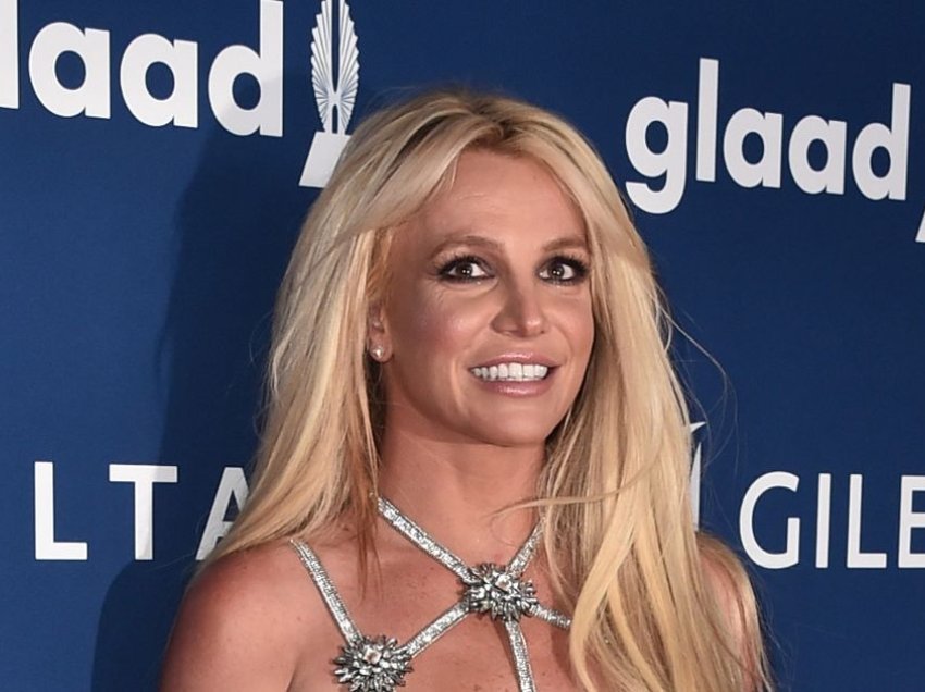 Britney Spears zhvendoset në Meksikë – iku nga paparacët