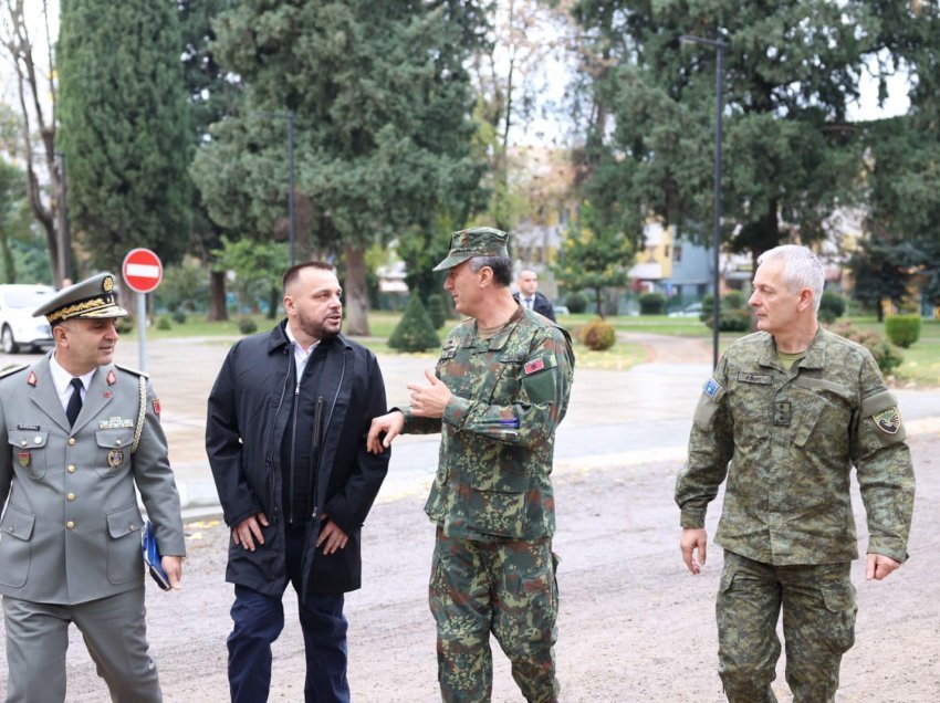 Maqedonci i takon studentët e Kosovës në akademinë ushtarake të FASh-it