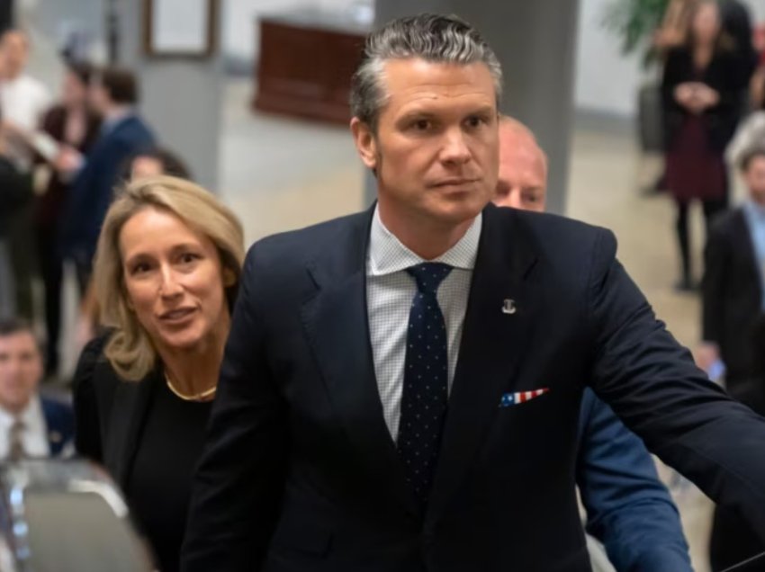 Presidenti i zgjedhur Trump mbështet publikisht të emëruarin për postin e Sekretarit të Mbrojtes, Pete Hegseth