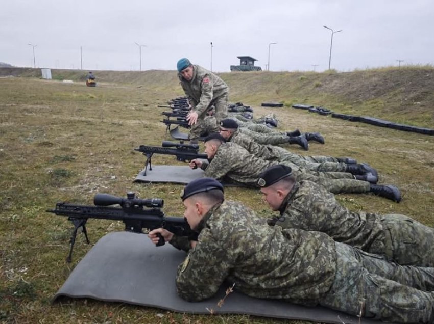 Ekipet turke trajnojnë FSK-në