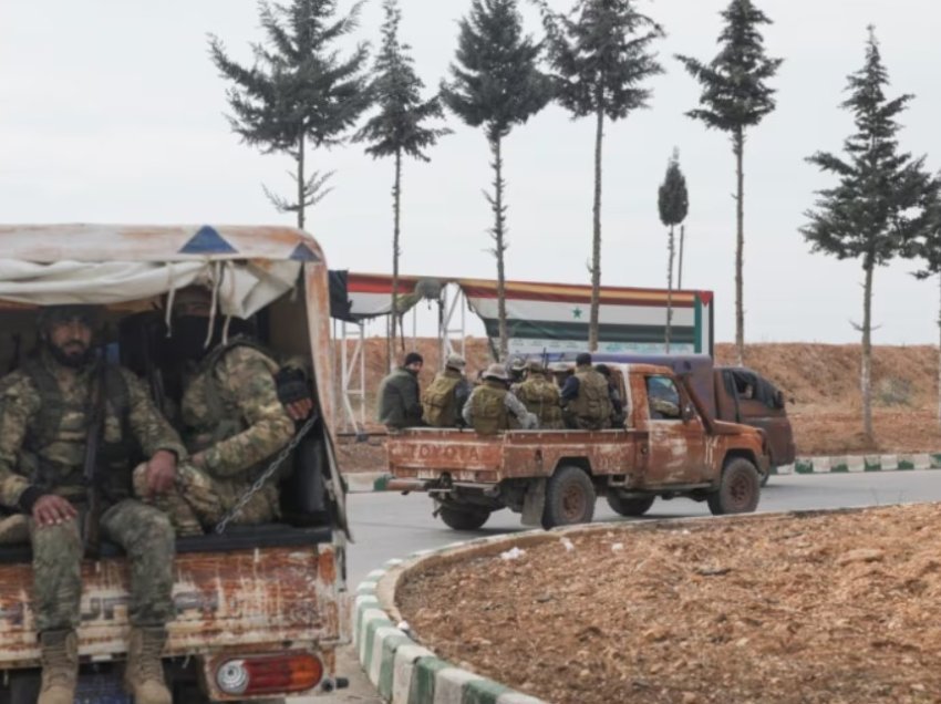 Siri, rebelët mbërrijnë në periferi të Damaskut