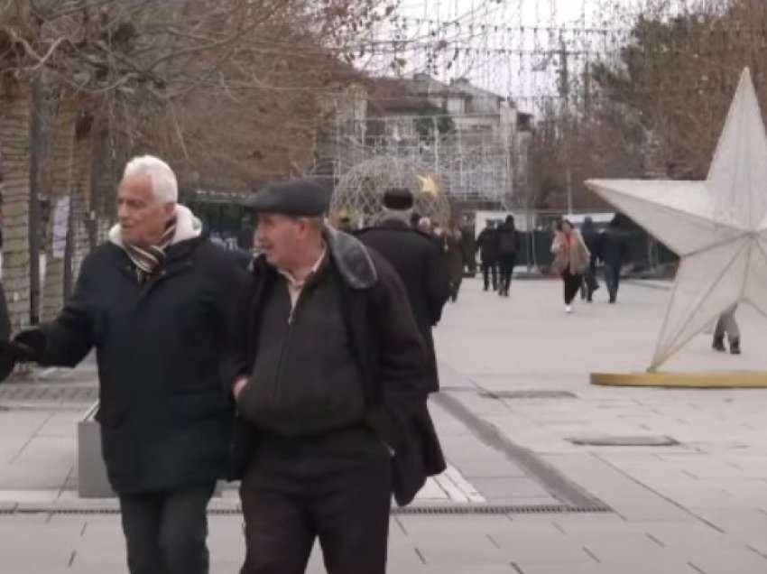 Pensionistët i quajnë “lëmoshë” pensionet që marrin