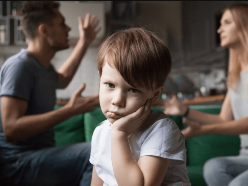 Tre mijë burra e gra kërkojnë divorcin në gjykatën e Tiranës