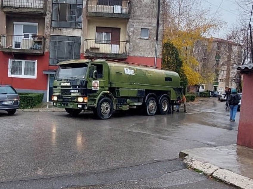 Furnizimi me ujë të pijes përmes autoboteve, KRU “Mitrovica” njofton se kur dhe kur do të vendosen sot