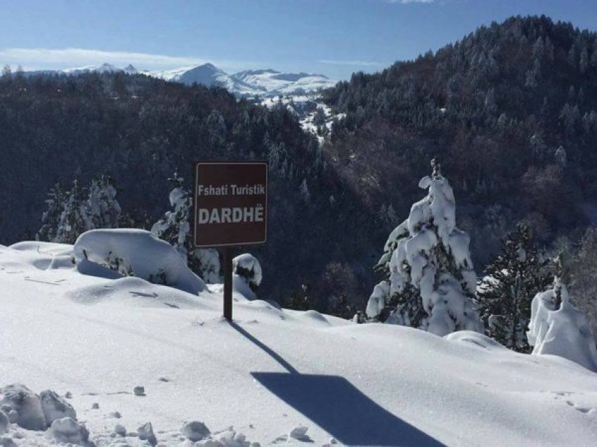 Sërish borë në Dardhë, nuk raportohen probleme me qarkullimin, ja situata