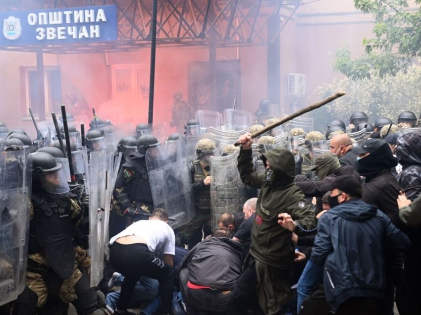 Sveçla akuzoi Listën serbe për përfshirje në sulmet ndaj KFOR-it/ Eksperti: Duhet të hulumtohet nëse...