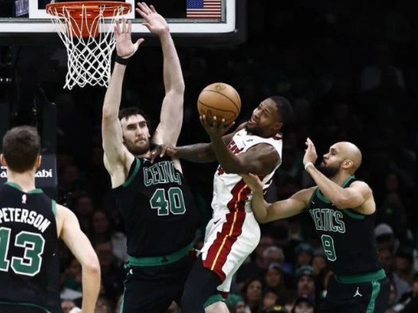 Boston triumfon dhe synon kreun në Lindje