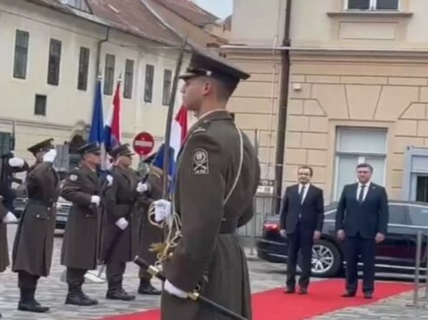 Kryeministri Kurti në Kroaci pritet me ceremoni, ja çka diskutoi me kryeministrin e Kroacisë