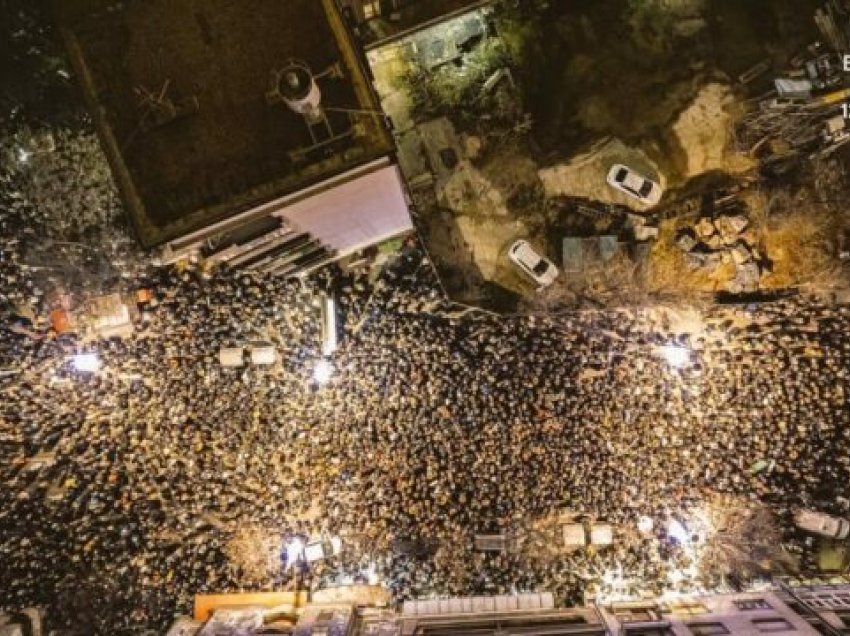 Me mijëra studentë, kështu u duk protesta e mbrëmshme në Serbi: Të gjithë kundër Vuçiqit