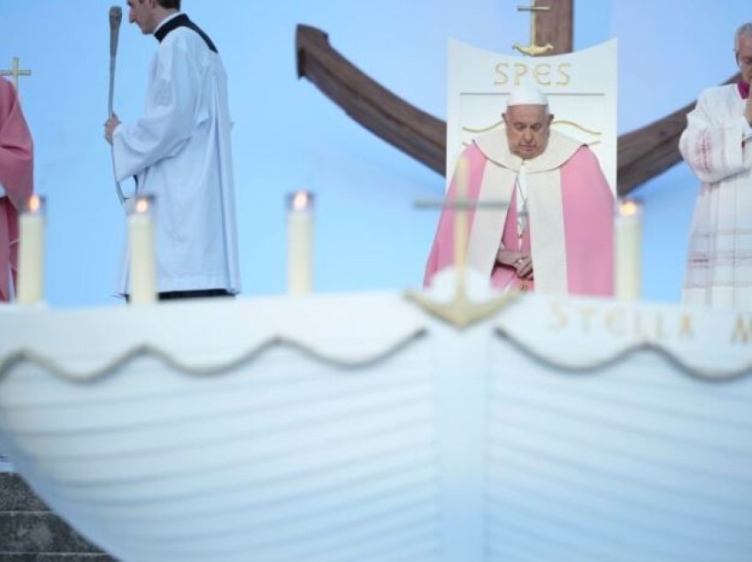 Papa Françesku mban meshë madhështore në vizitën e tij të parë në Korsikë