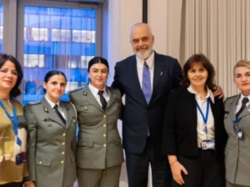 Edi Rama takon në Bruksel stafin ushtarak dhe civil të Shqipërisë në NATO-s: Krenar me ju