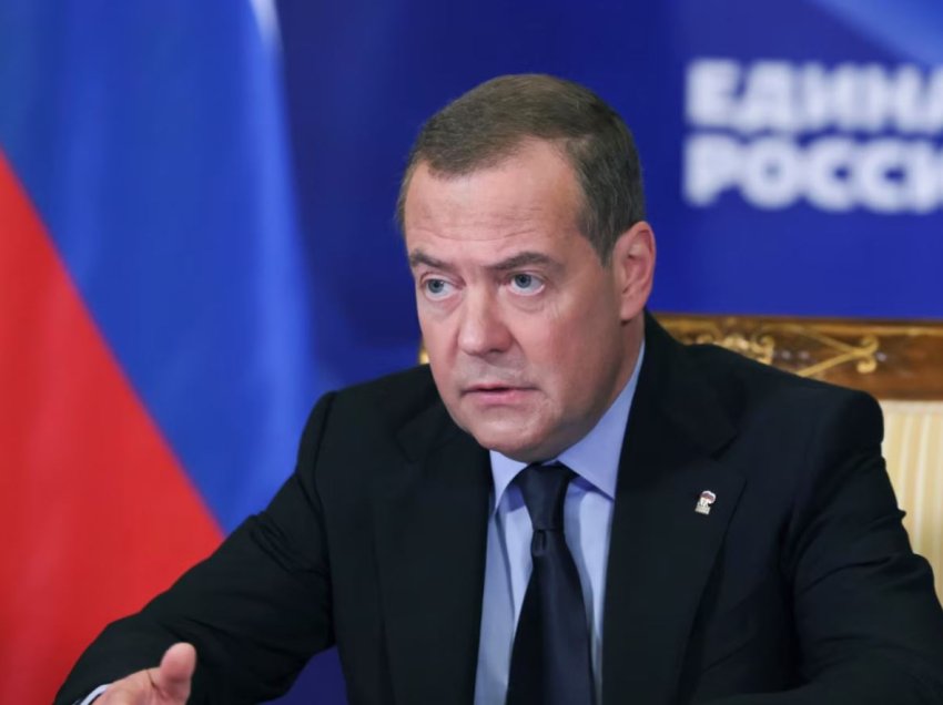 Medvedev i kërcënon zyrtarët e NATO-s, pas vrasjes së gjeneralit rus