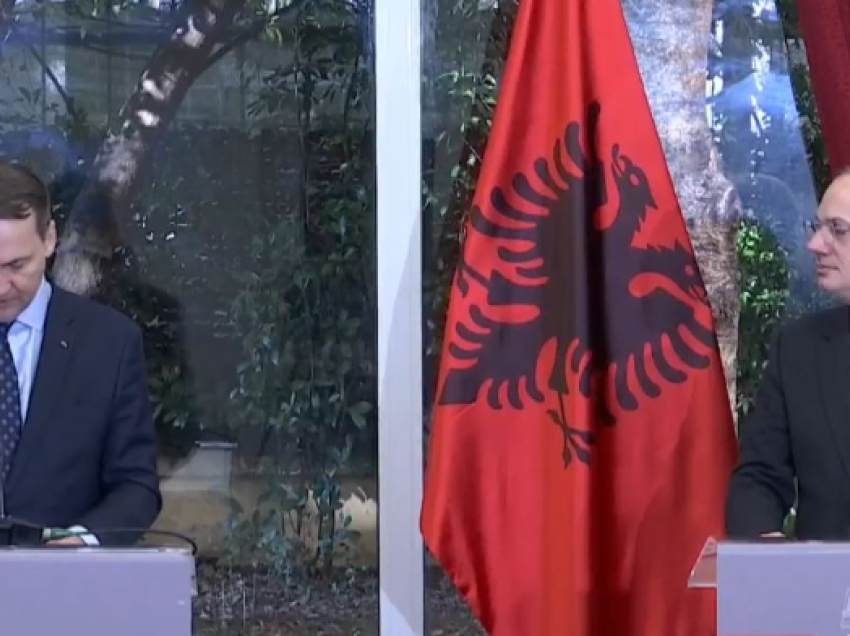 “Shqipëria ka dëshmuar angazhim në reforma”, Ministri Hasani pret homologun polak: Jemi të gatshëm të punojnë së bashku dhe në të ardhmen